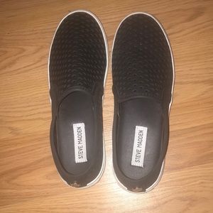 Steve Madden slip on black sneakers